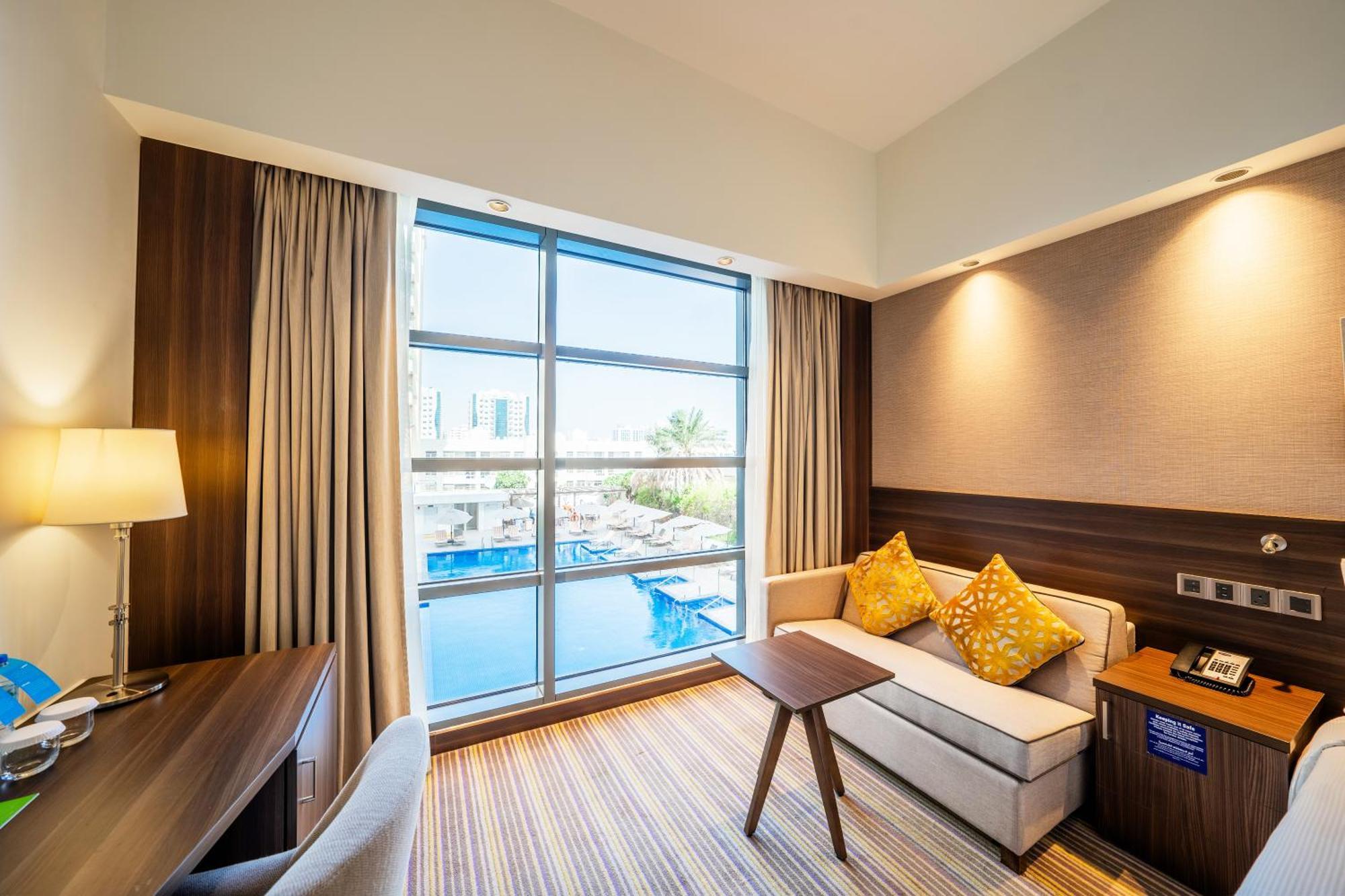 Hampton By Hilton Airport Hotel 3*